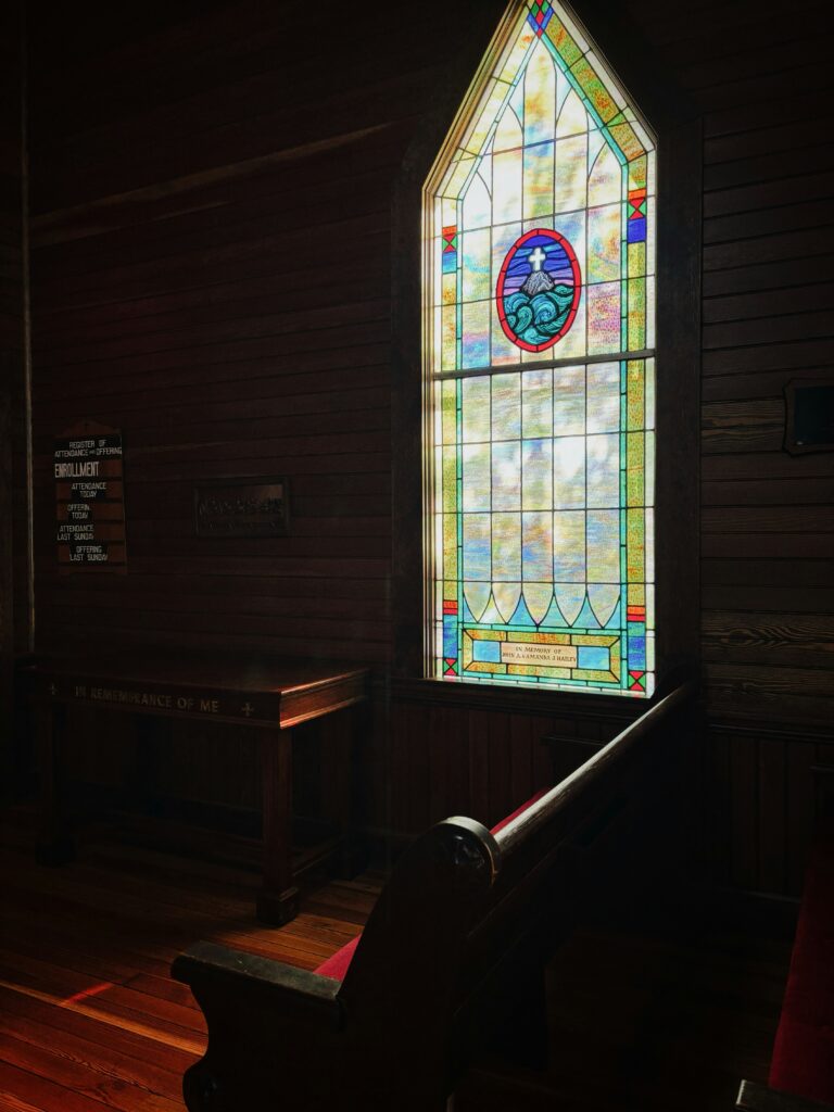 A Ação do Sagrado como Substância Essencial da Práxis Teológica em uma Sociedade Plural